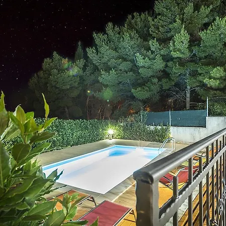 Villa Maslinica
