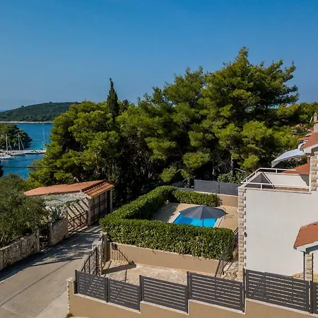 Villa Villa Maslinica