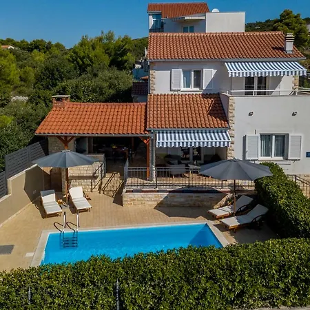 Villa Villa Maslinica *