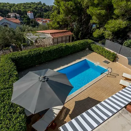 Villa Maslinica *