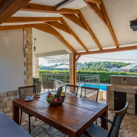 Villa Villa Maslinica *